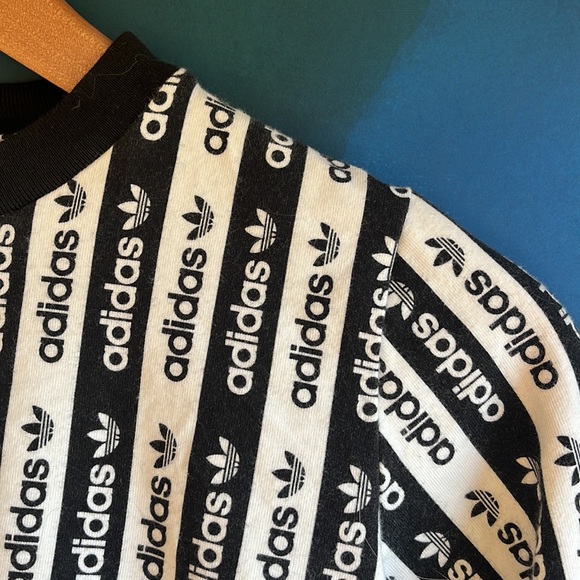 Adidas long sleeve crop top - Picture 2 of 5